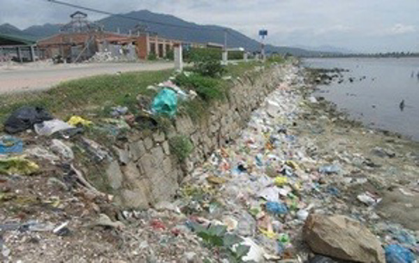 Du lịch Việt Nam trước áp lực rác thải nhựa