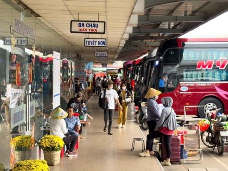 Giá xăng dầu tăng mạnh: Doanh nghiệp gấp rút tối ưu chi phí