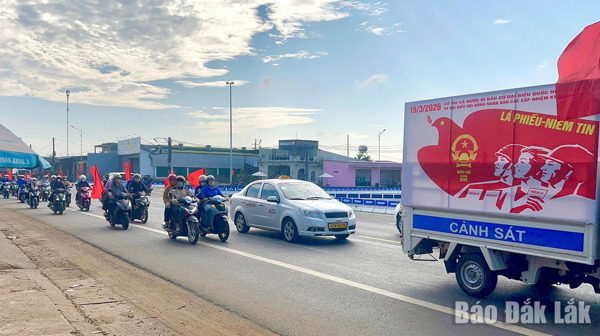 Tuổi trẻ Đắk Lắk hướng về ngày hội toàn dân