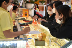 Giá vàng hôm nay, 12-3: Đảo chiều đi xuống
