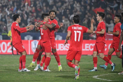 Tuyển Việt Nam làm mới lực lượng