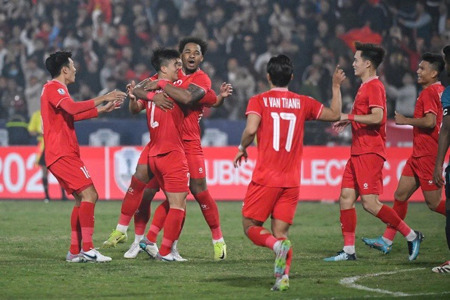 Tuyển Việt Nam làm mới lực lượng