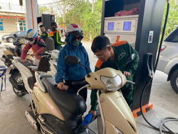 Bộ Công Thương thông báo giữ nguyên giá xăng dầu