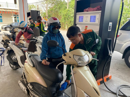 Bộ Công Thương thông báo giữ nguyên giá xăng dầu