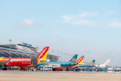 Bộ Xây dựng đề xuất giảm thuế, phí hỗ trợ hàng không khi giá nhiên liệu tăng phi mã