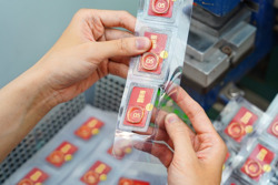 Sáng 14-3, giá vàng trong nước rớt mốc 180 triệu đồng/lượng