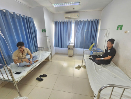 Ăn món vếch bò um cà đắng, 3 người bị bỏng hết khoang miệng