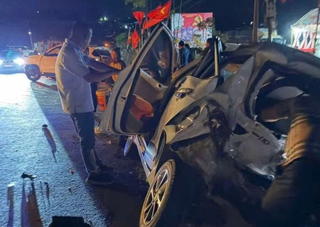 Tai nạn giao thông liên hoàn, một người chết, nhiều xe hư hỏng nặng