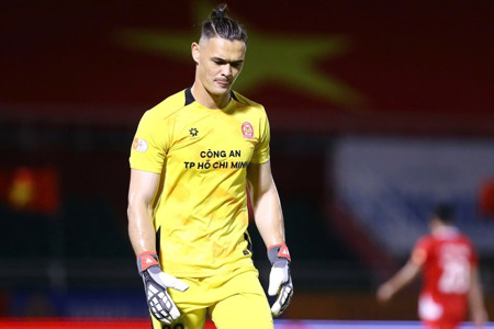 Vì sao Patrik Lê Giang bị HLV Kim Sang-sik "quay xe"?