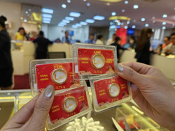Sáng 18-3, Công ty SJC, Mi Hồng, Bảo Tín Minh Châu bán vàng miếng SJC 183 triệu đồng/lượng