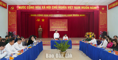 Phó Thủ tướng Chính phủ Hồ Quốc Dũng làm việc với xã Ea Bung