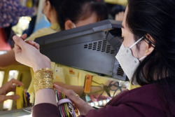 Giá vàng hôm nay, 19-3: Vàng thế giới giảm sâu 183 USD