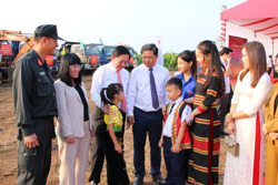 Phó Thủ tướng Hồ Quốc Dũng dự lễ động thổ trường vùng biên ở Đắk Lắk