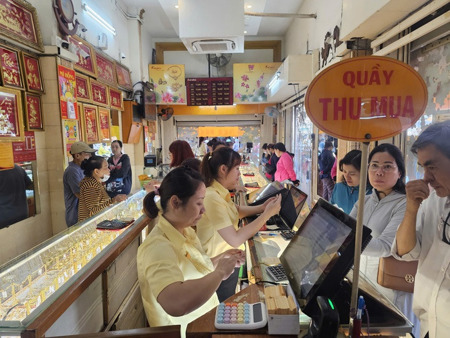 Sáng 19-3, giá vàng miếng, vàng nhẫn đồng loạt rớt 4,6 triệu đồng/lượng