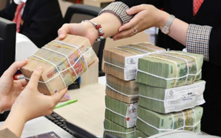 Lãi suất gửi tiết kiệm tiếp tục tăng, có nơi lên tới 9%/năm