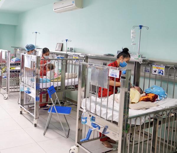 Tay chân miệng tăng nhanh: Cảnh báo biến chứng nặng