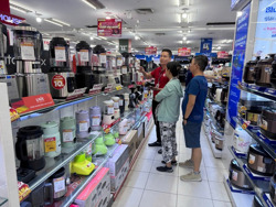 Điện máy, công nghệ "nhấp nhổm" tăng giá