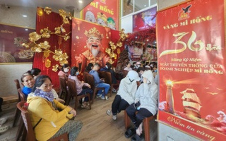 Diễn biến ở tiệm vàng khi giá giảm về dưới 170 triệu đồng/lượng