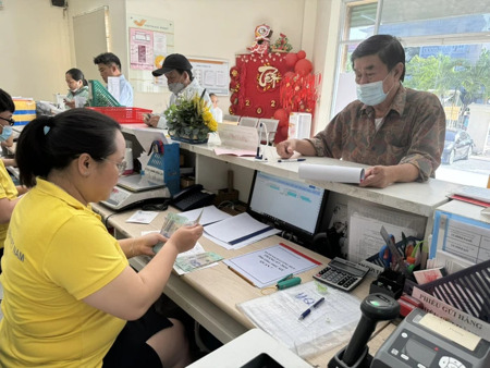 Lương hưu trước áp lực giá cả: Tăng sao để không ai bị bỏ lại?