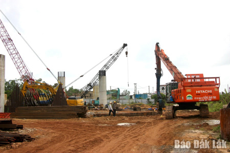 Nỗ lực bảo đảm tiến độ công trình