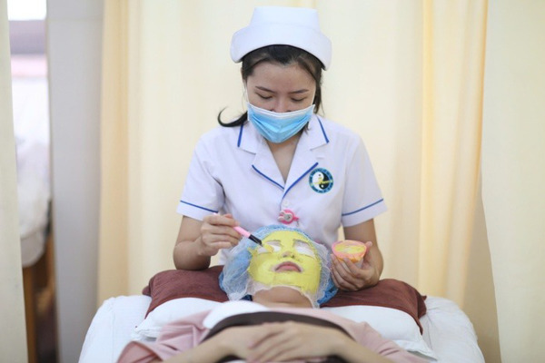 "Cứu" làn da xuống cấp sau Tết