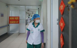 Hà Nội ghi nhận 17 ca COVID-19, theo dõi biến thể "ve sầu" BA.3.2