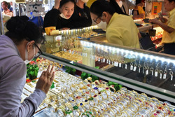 Giá vàng hôm nay, 31-3: Tiếp tục biến động