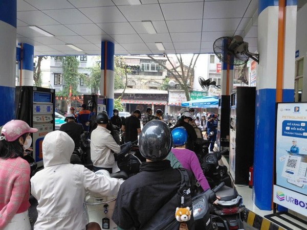 Bộ Công Thương lên tiếng về nguồn cung xăng dầu, hoạt động của 2 nhà máy Dung Quất và Nghi Sơn