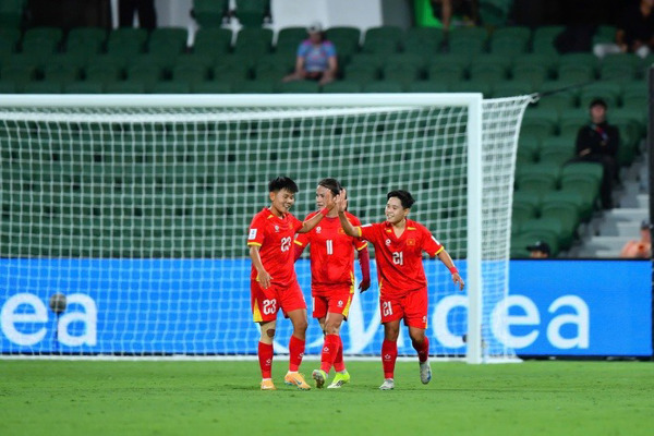 Tuyển nữ Việt Nam đau đầu lựa chọn phương án