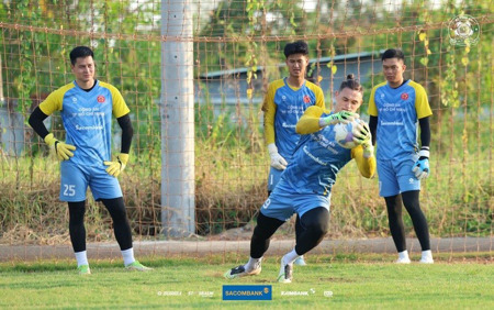 Cạnh tranh vị trí "gác đền" tuyển Việt Nam