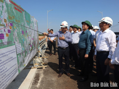 Đồng bộ mạng lưới giao thông để khơi thông nguồn lực từ cao tốc