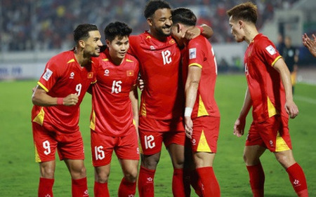 Tuyển Việt Nam thăng hạng 98 thế giới