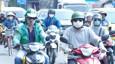 Nắng nóng cực đoan, bác sĩ cảnh báo rủi ro về sức khỏe