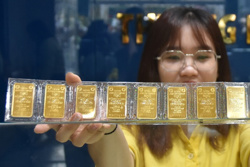 Sáng 10- 4, giá vàng tại Bảo Tín Minh Châu, SJC, Mi Hồng bật tăng 1,2 triệu đồng/lượng