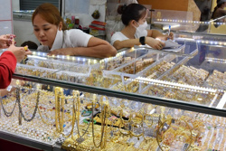 Giá vàng hôm nay, 11-4: Đảo chiều lao dốc