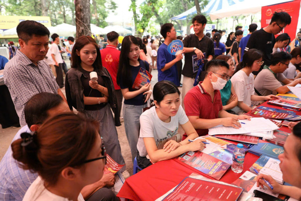 Thêm nhiều trường đại học xét học bạ năm 2026