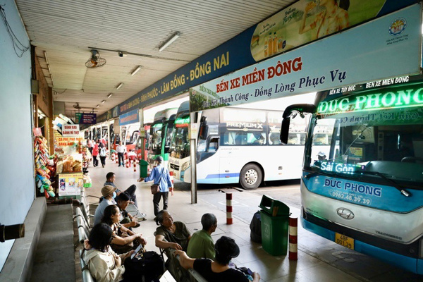 Đi lại dịp lễ bắt đầu nhộn nhịp