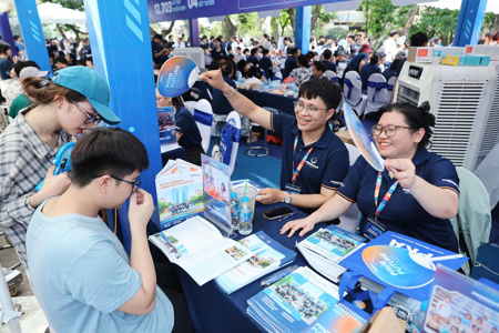 Tuyển sinh 2026: Trường đại học đồng loạt siết đầu vào