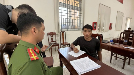 Khởi tố nam thanh niên không có bằng, không biết lái xe vẫn… trộm ô tô!