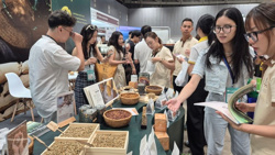 Giá cà phê hôm nay 17- 4: Quay đầu giảm, dân trong nghề thích ứng xu thế cà phê mới