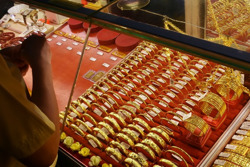 Giá vàng hôm nay, 2-4: Tiếp tục tăng mạnh