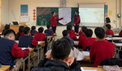 Ngữ liệu ngoài sách giáo khoa: Cơ hội đi kèm áp lực