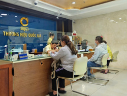 Giá vàng trong nước giảm theo thế giới, công ty SJC tiếp tục khóa kênh giao dịch online