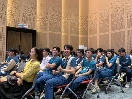 Có chứng chỉ ngoại ngữ: Chọn “miễn thi” hay “dự thi” để không mất lợi thế?