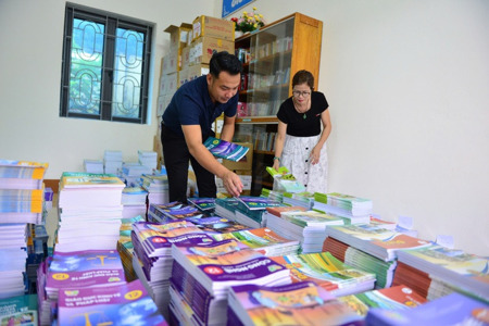 Miễn phí sách giáo khoa: Bảo đảm công bằng