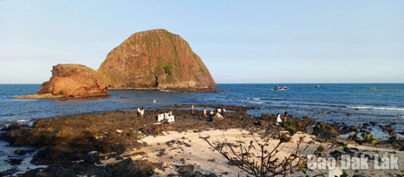 Phát triển văn hóa trong không gian liên kết biển - rừng