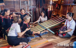 Văn hóa bản địa - “nam châm” hút khách du lịch