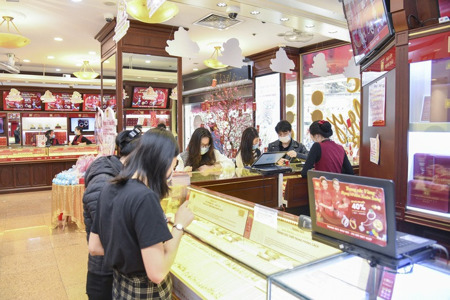 Sáng 6-4, giá vàng nhẫn trơn tại Bảo Tín Minh Châu giảm cả triệu đồng