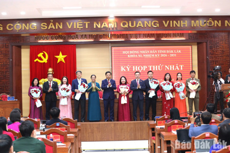 Công bố Nghị quyết phê chuẩn kết quả bầu Chủ tịch, Phó Chủ tịch HĐND tỉnh Đắk Lắk