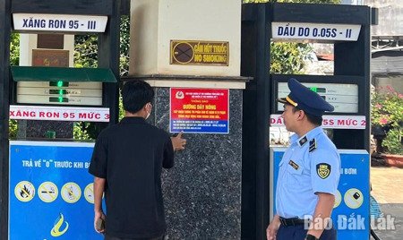 Cửa hàng xăng dầu tự ý điều chỉnh giá bị phạt 40 triệu đồng